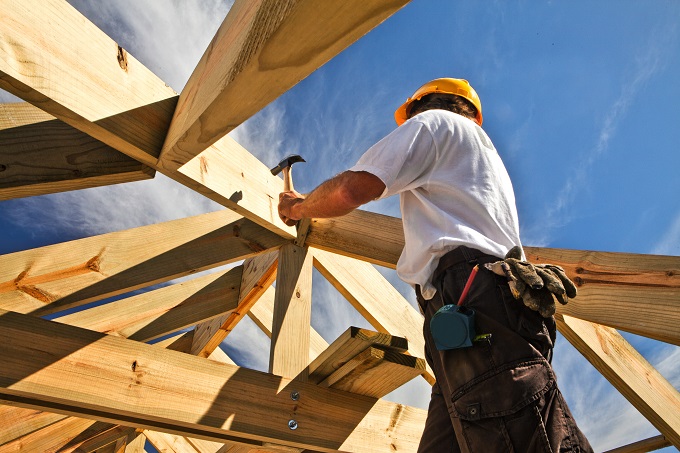 Jakie są normy dotyczące drewna na więźbę dachową?