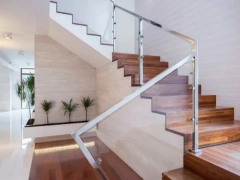 blog/zabiegowe-czy-proste-modulowe-azurowe-czy-klasyczne-wybieramy-schody-drewniane/zabiegowe-czy-proste-modulowe-azurowe-czy-klasyczne-wybieramy-schody-drewniane.webp